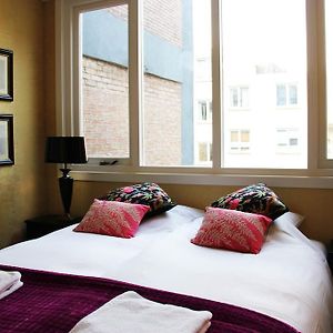 Kamer met een Queen Size Bed
